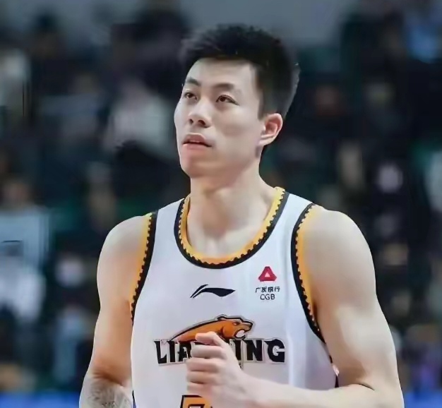 费德勒在FPX比赛中险胜，刷新纪录引发热议！kaiyun中国官方网站