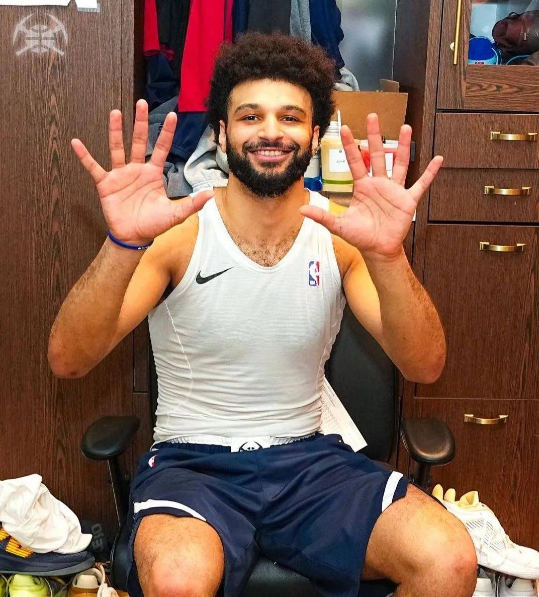 关于穆雷在巴塞罗那比赛中出色防守，出色防守引发热议！的信息开云网页登录通道