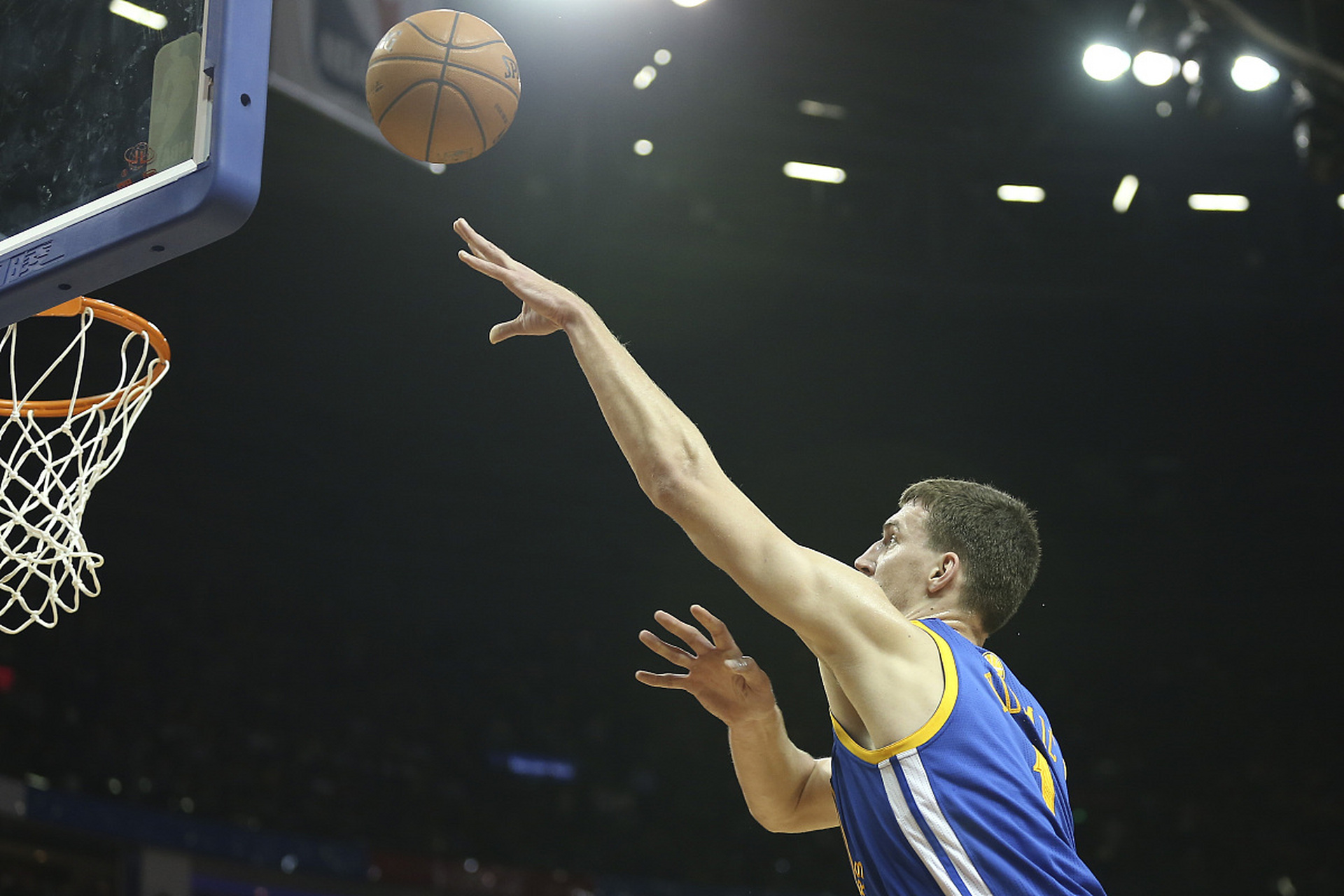  G2观众热烈欢呼！，Faker迎来三赛季出色发挥引发球迷热议开云体育中国平台